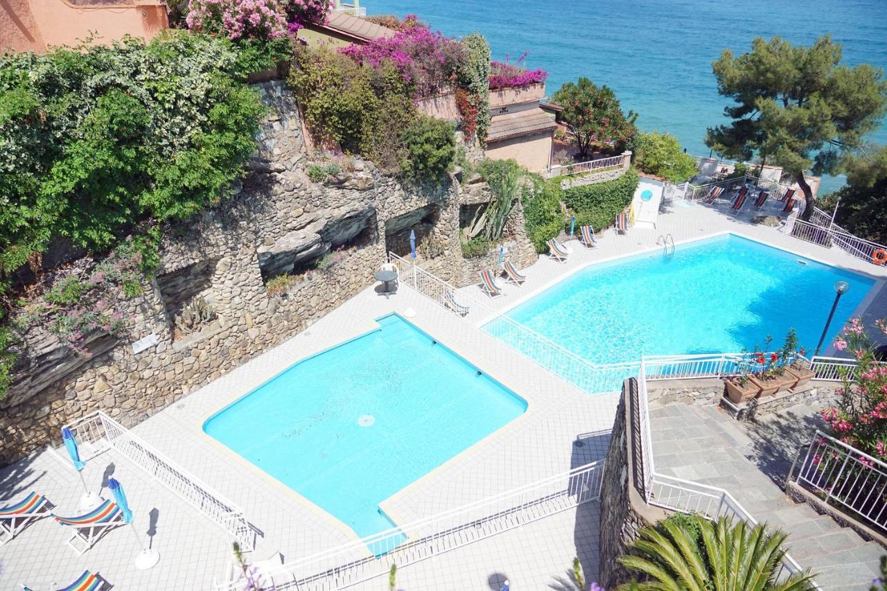 C22 Beachfront Villa - Spa Bath, Pool, Private Beach, Parking Free Marina dʼMarina dʼAndora Exteriér fotografie